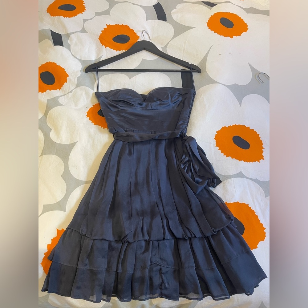 Axara Paris, size 4, navy prom dress